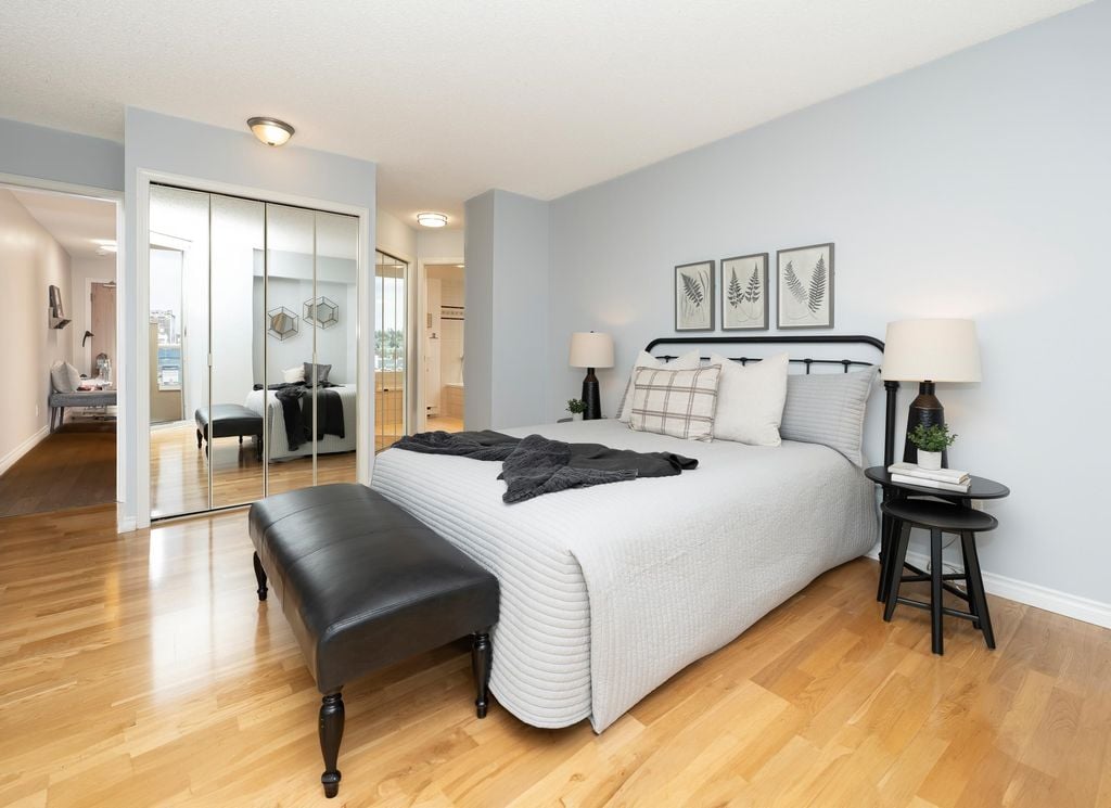 1045 Quayside Dr, #1001