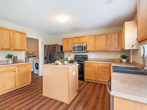 1 Castlewell Pl