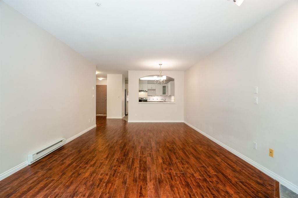 121 Shoreline Cir, #408