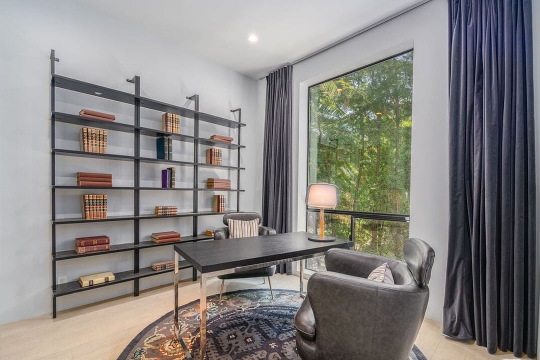 Meridian Reserve, Franklin Ave, 90046