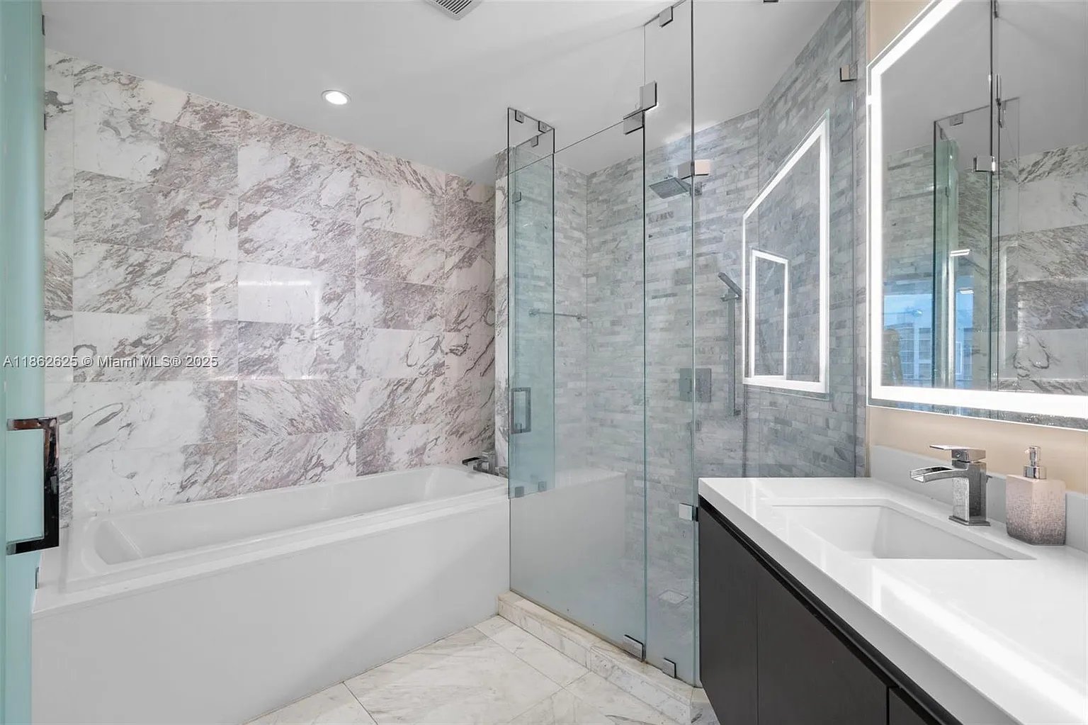 851 NE 1st Ave #4303