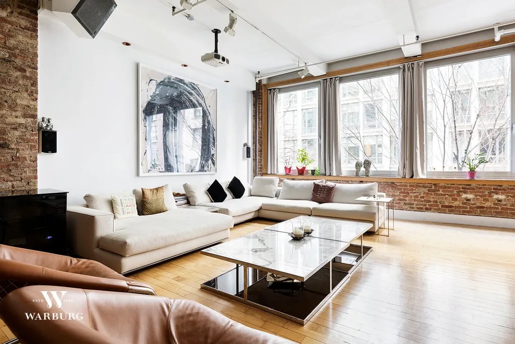 132 W 22nd St 3