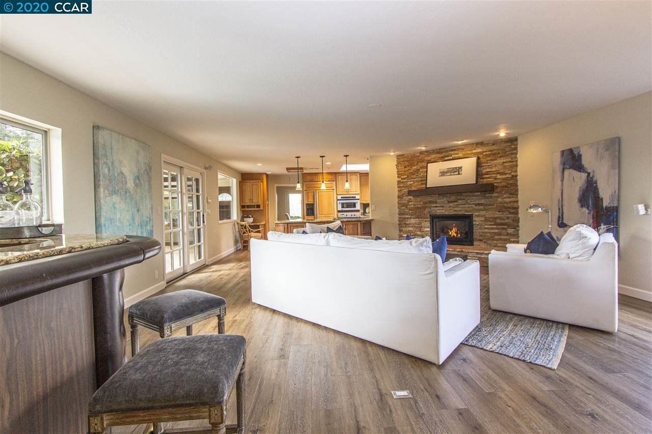 3258 Judith Ln