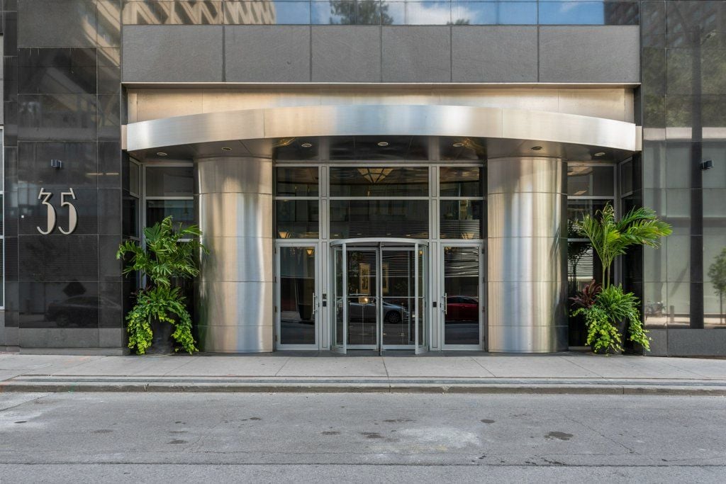 Uptown Residences 1-Bedroom Suite
