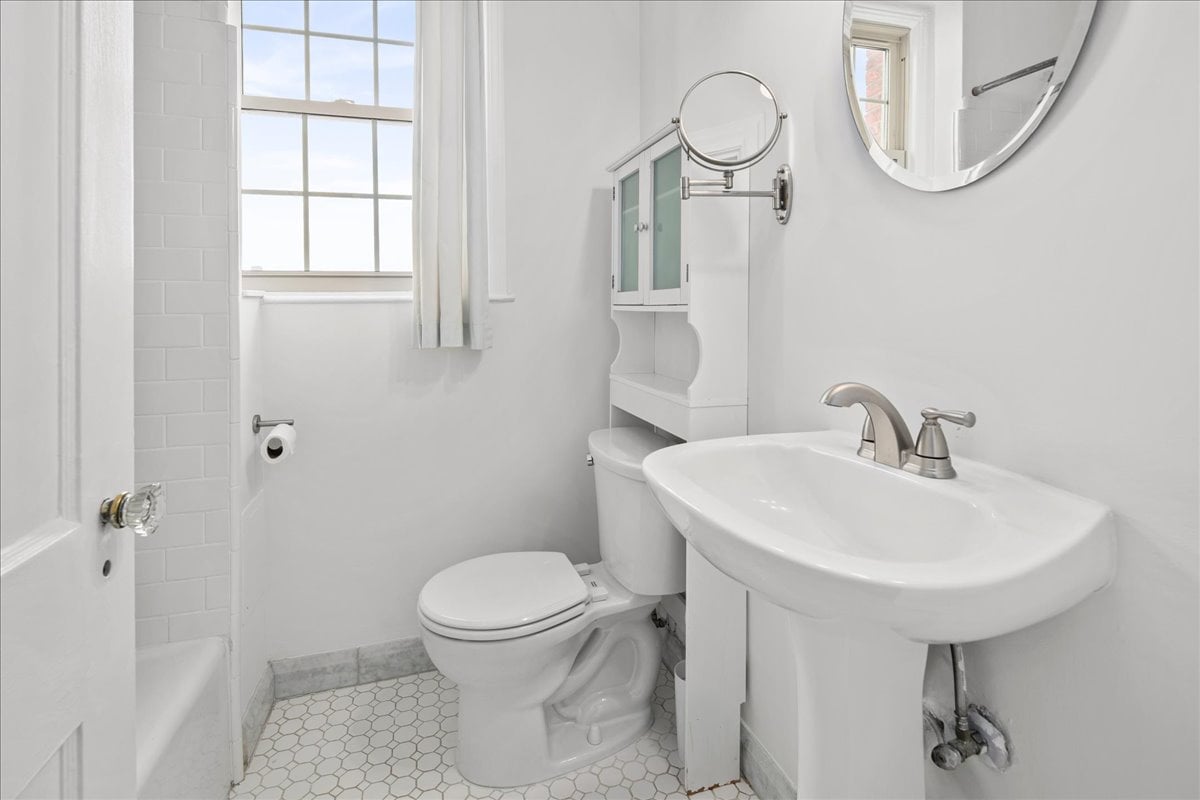 3100 Wisconsin Ave NW #406