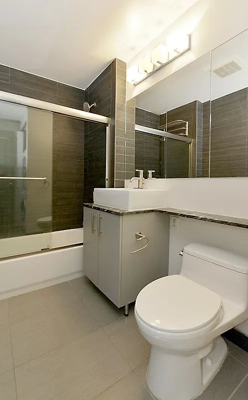 5-49 Borden Ave, #F9