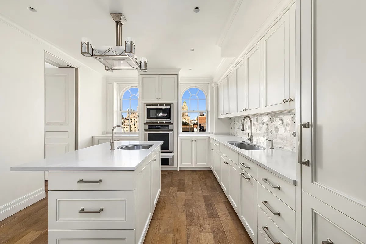 28 East 70th Street, PH2