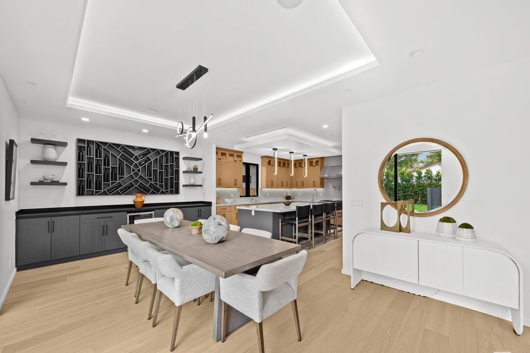 Castle Heights Pl, 90034