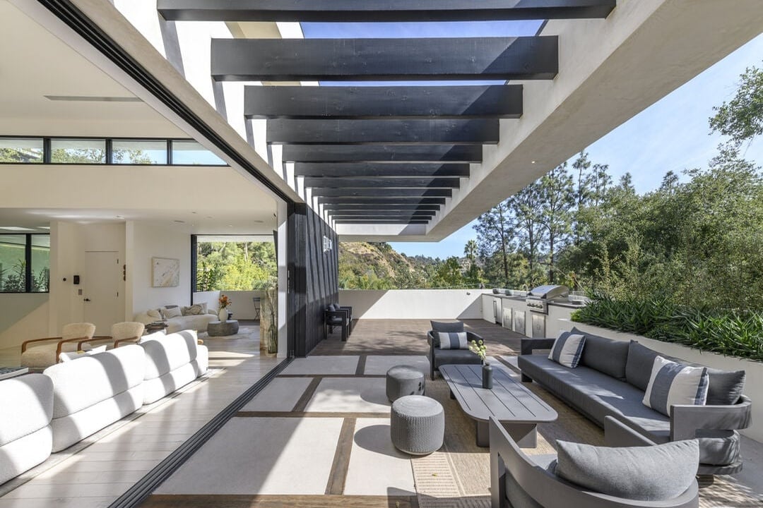 Pinnacle Manor, Willow Glen Rd, 90046