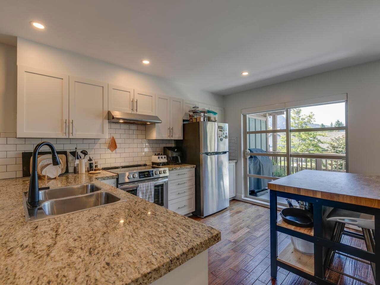 1196 Village Green Wy