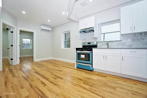 91 East 54th Street Unit: 2L