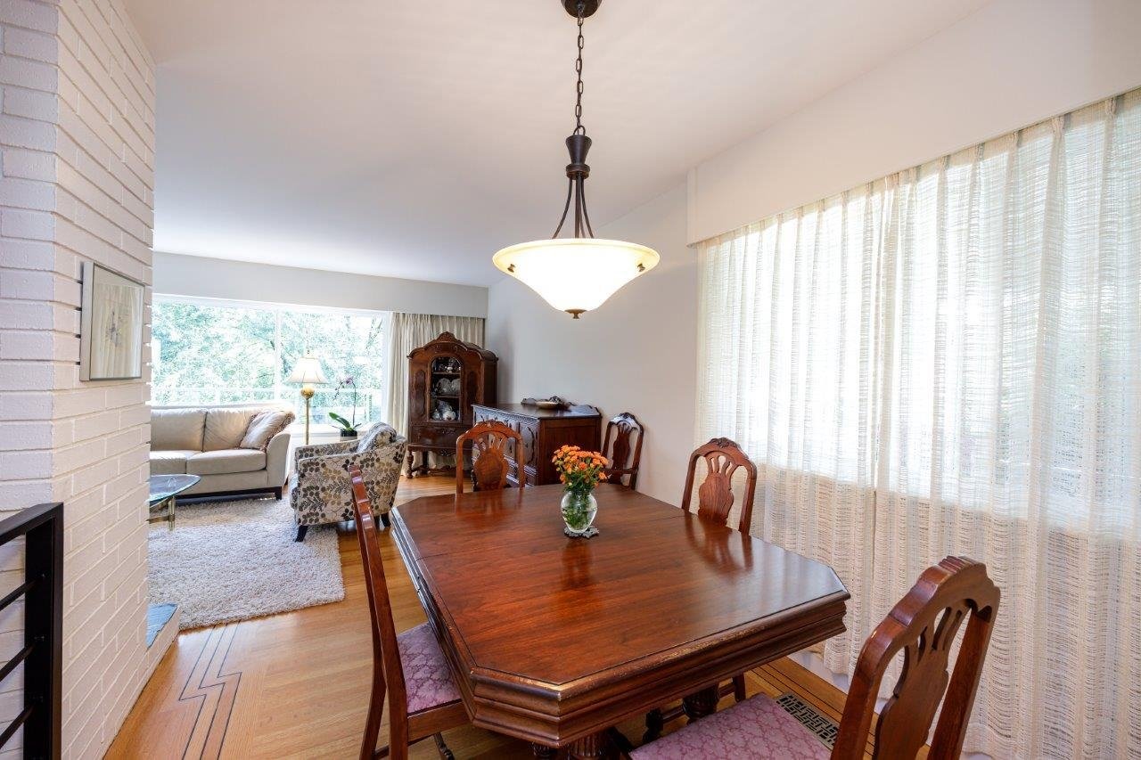 2118 Greylynn Cres