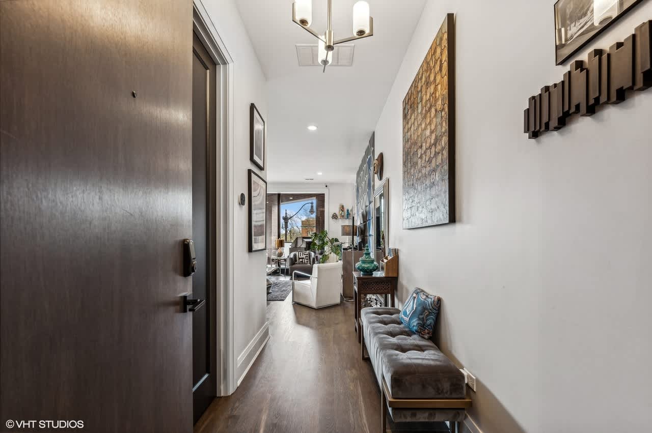1110 W Schubert