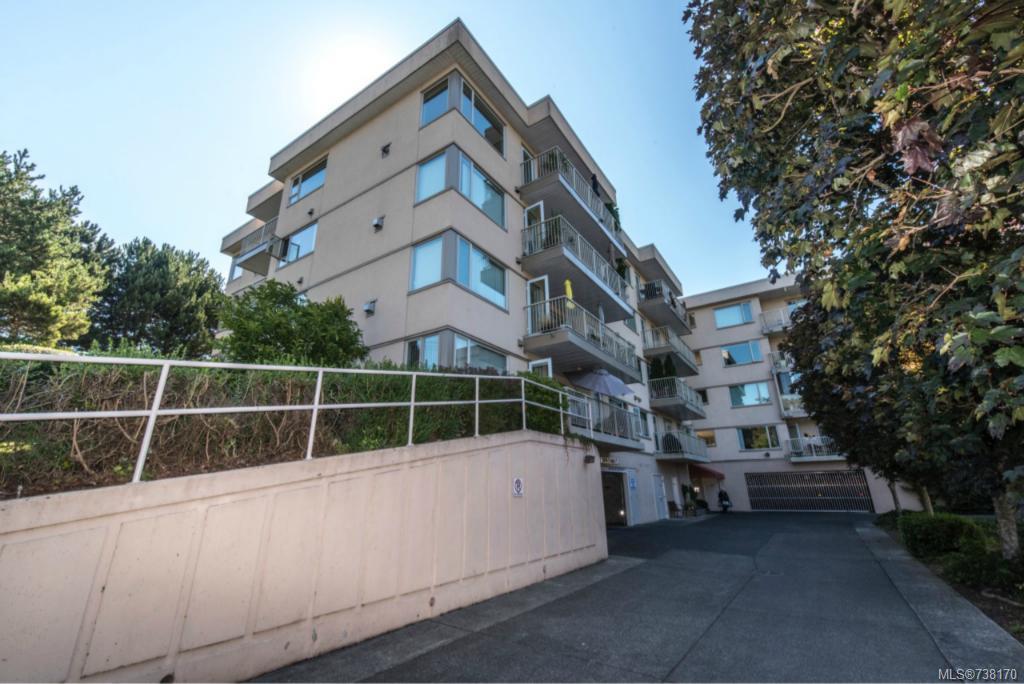 106-3880 Quadra St