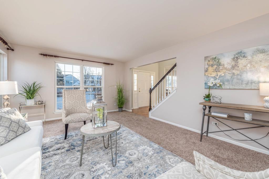 611 Woodbridge Dr 