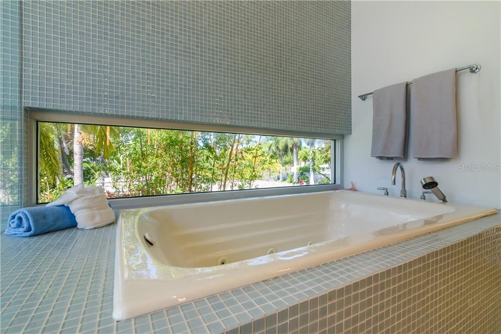 Iconic Contemporary Home in Lido Shores