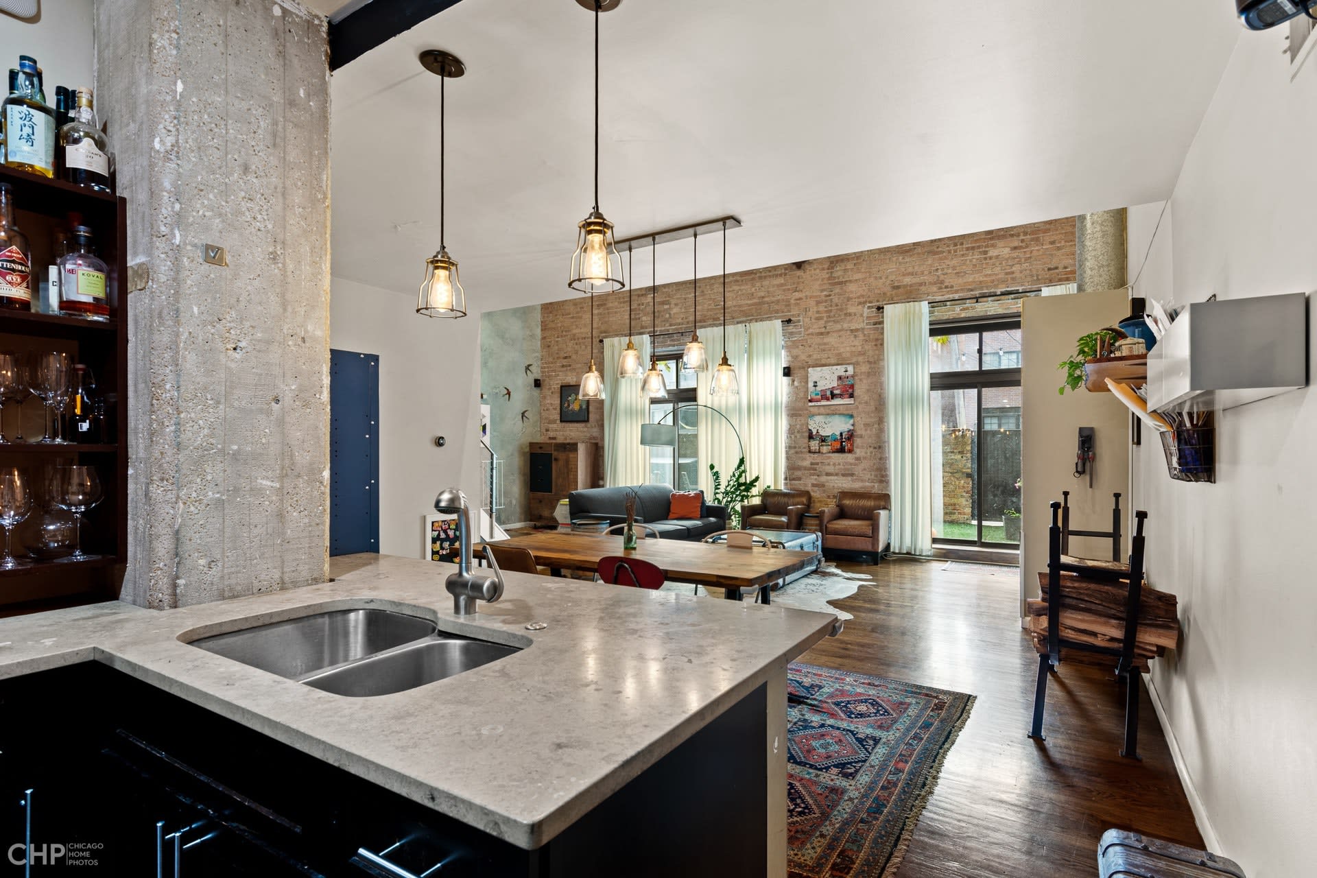 2525 N. Sheffield #1B