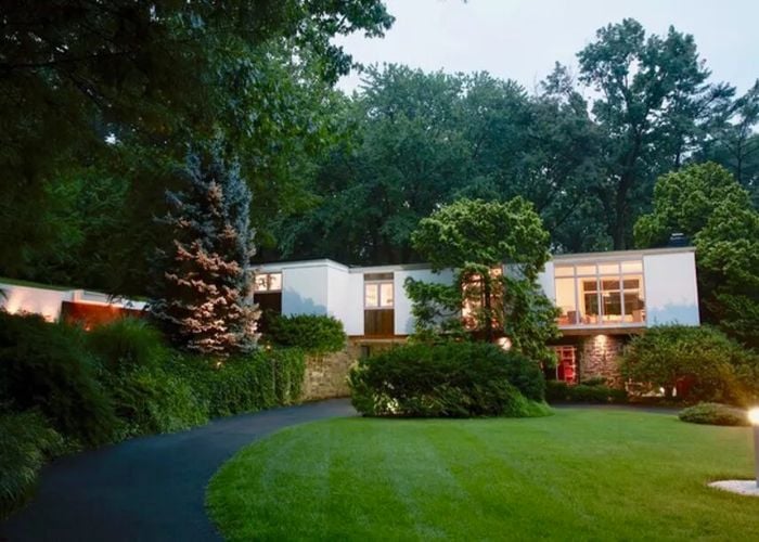 In Glenside, Stunning Glass Box-style Modern Home for $795K