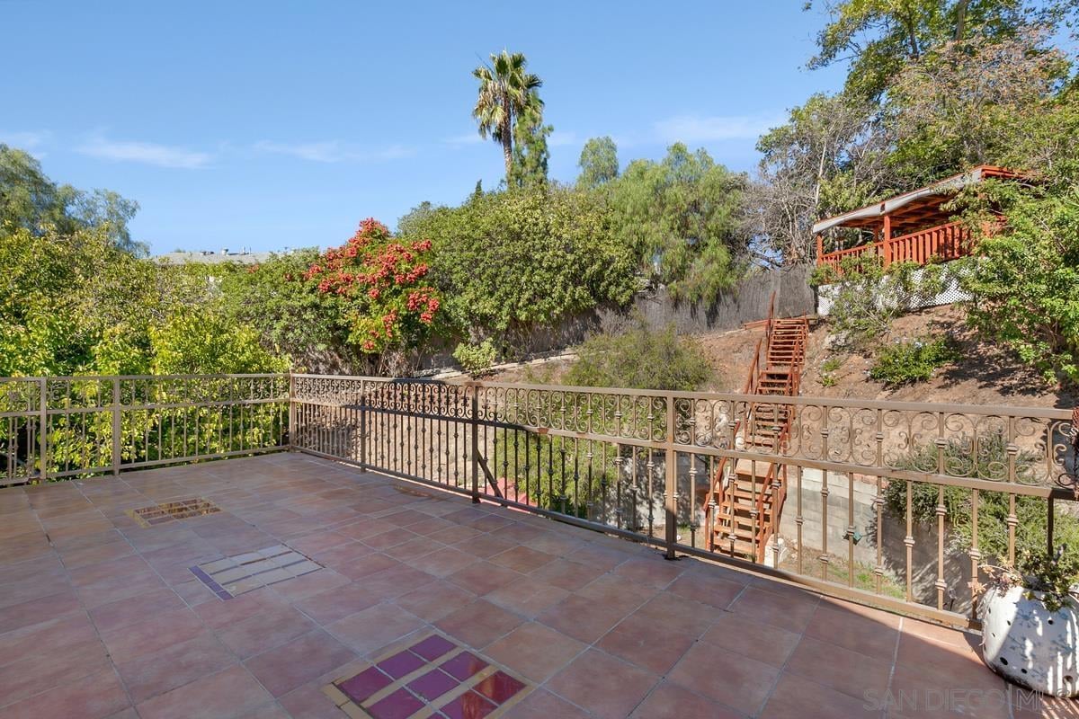 1949 Sonoma Ln