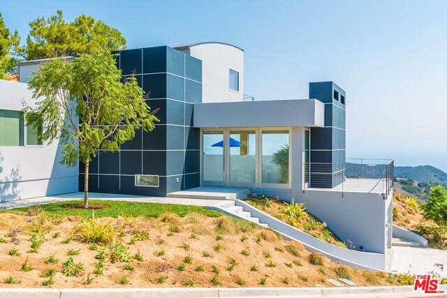 940 Latigo Canyon
