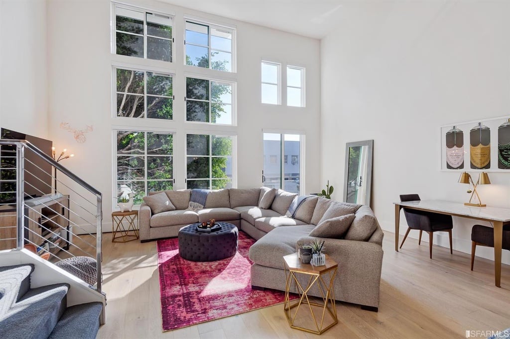 Spacious Tri-Level Live/Work Loft