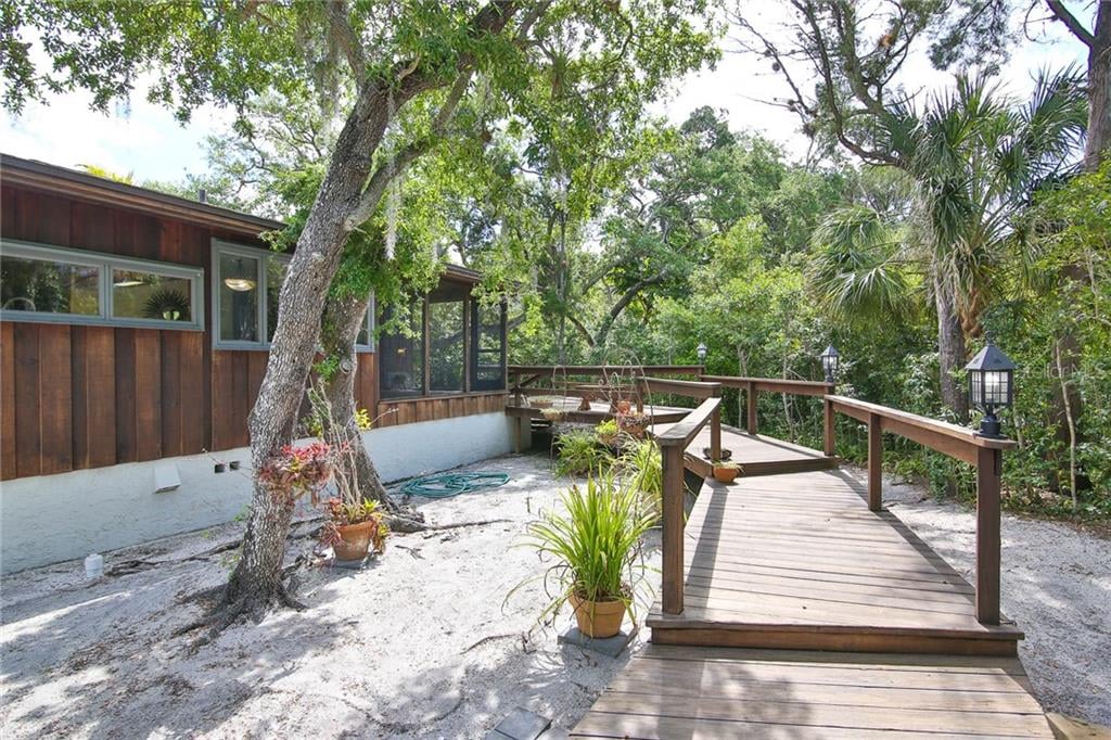 1311 Roberts Bay Ln