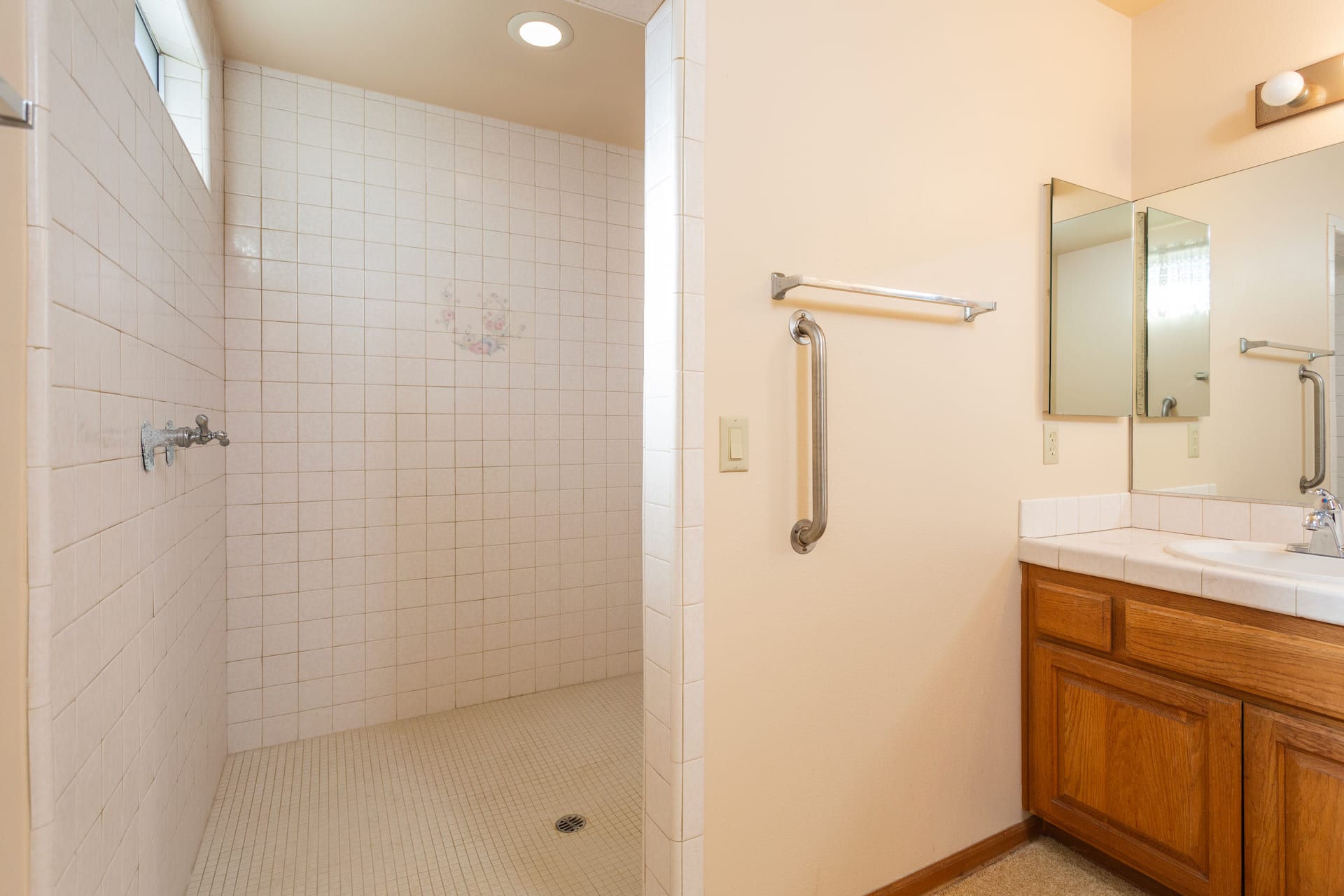 1326 Pine St, Sunset Park