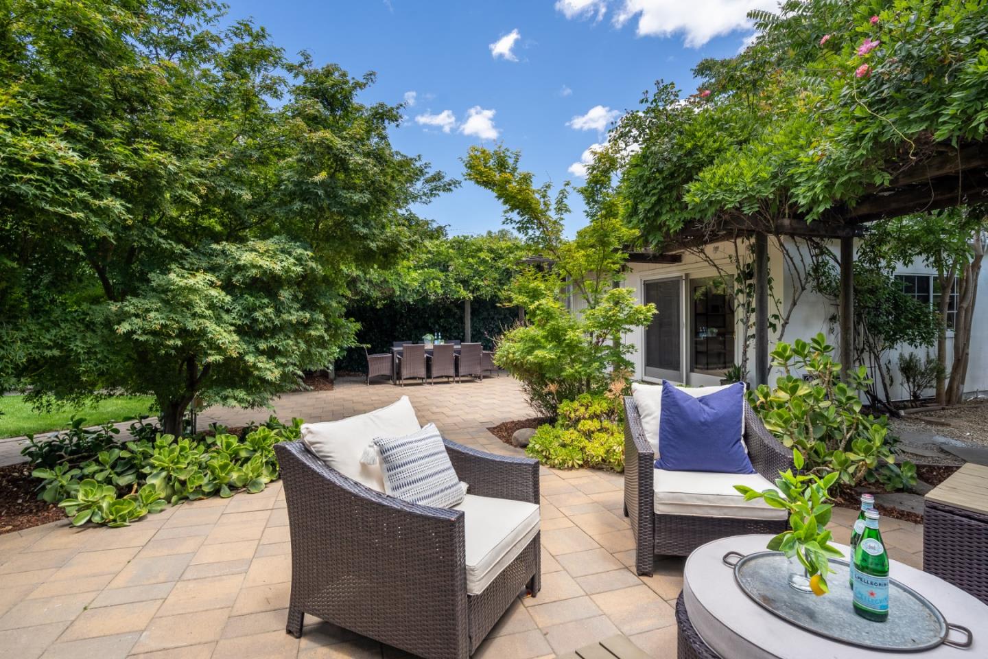 15720 Loma Vista Ave, Los Gatos, CA 95032-3637