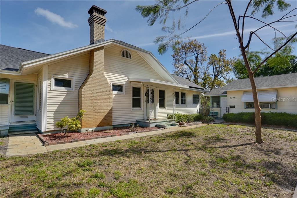 Charming Kenwood Bungalow