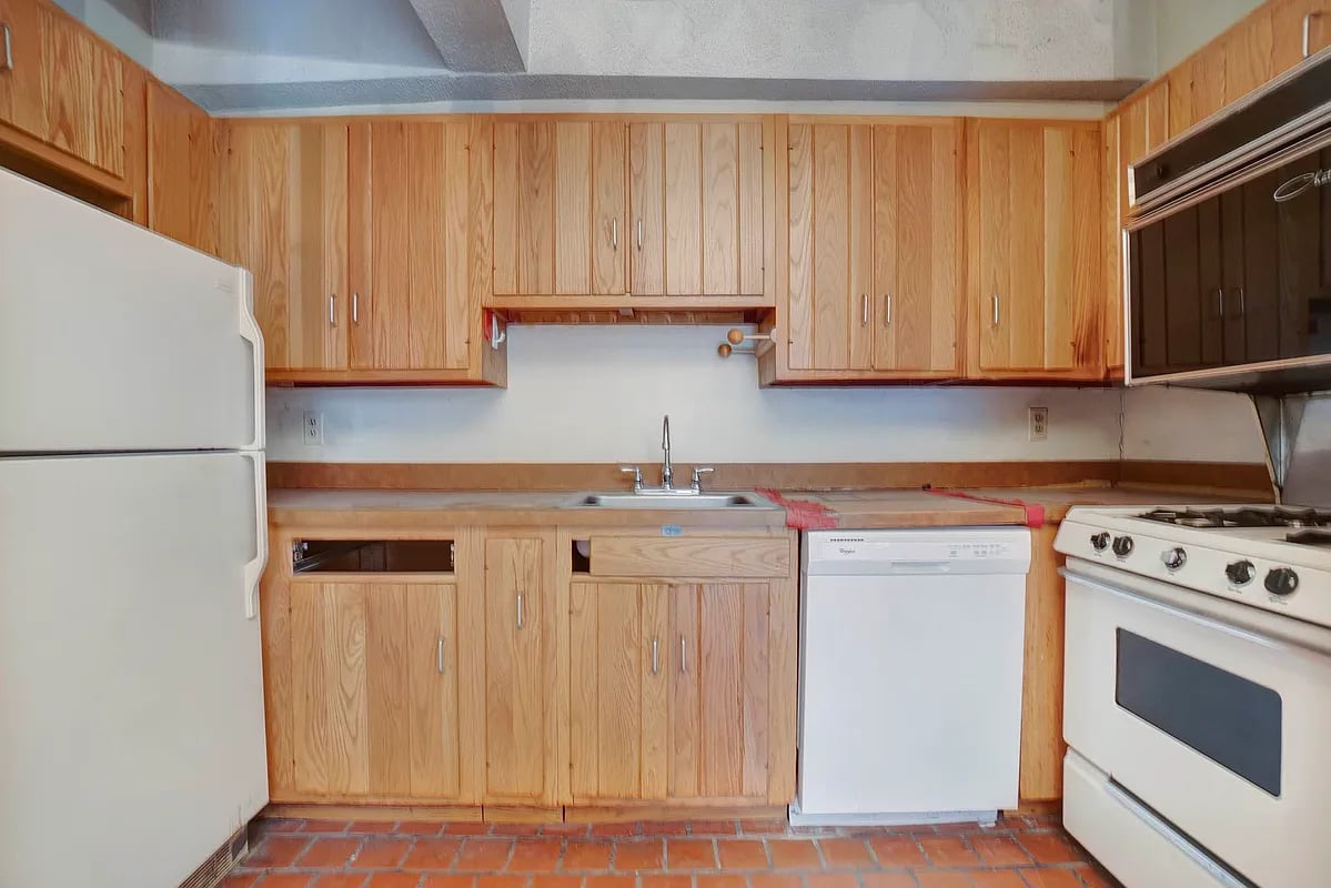 2166 Broadway #11F