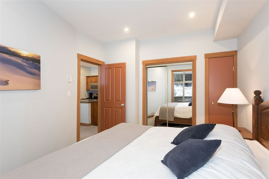 4660 Blackcomb Wy #222