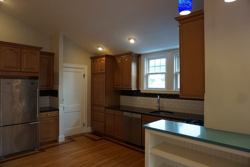 2 Littleton Road