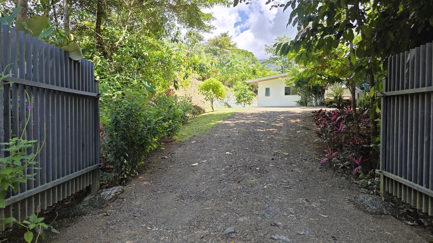 2 Bedroom Solar Home with Creek Frontage
