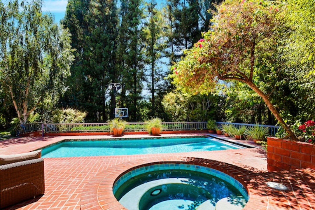 Ridge Oasis