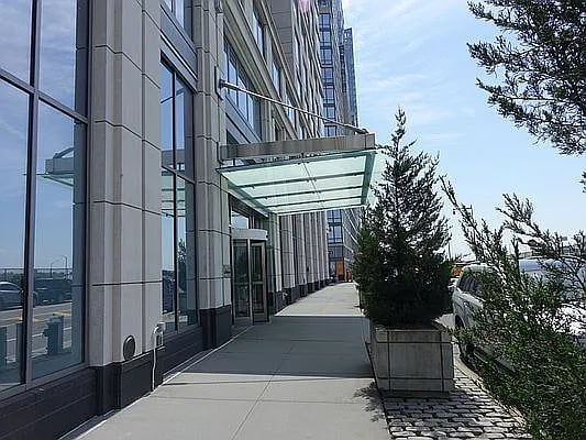 80 Riverside Blvd, #10N
