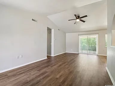 7810 Village Oak