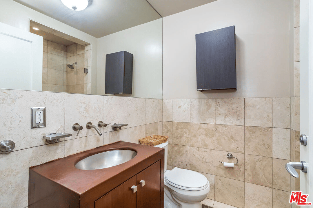 8783 Lookout Mountain Ave