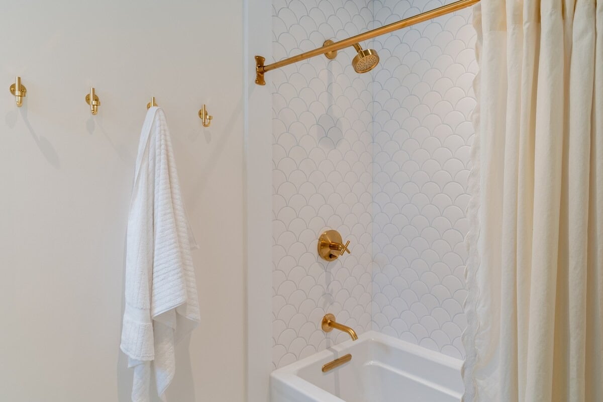 New Waterfront Estate With Pool + Guest House