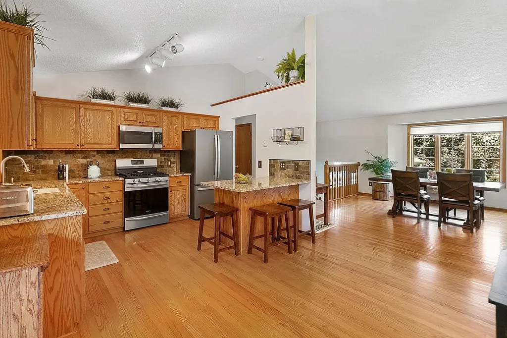 96 Maple Ln