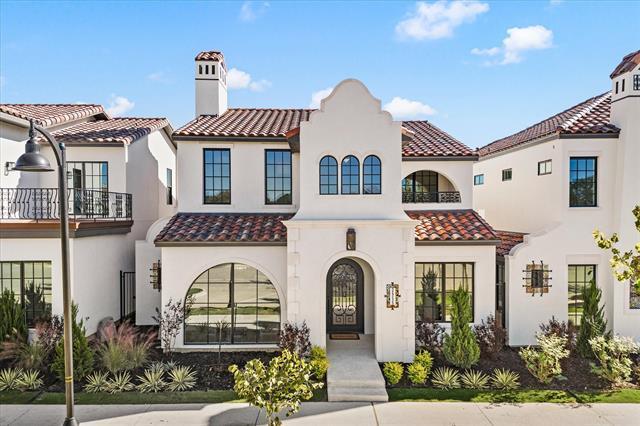 2955 Sunset Blvd