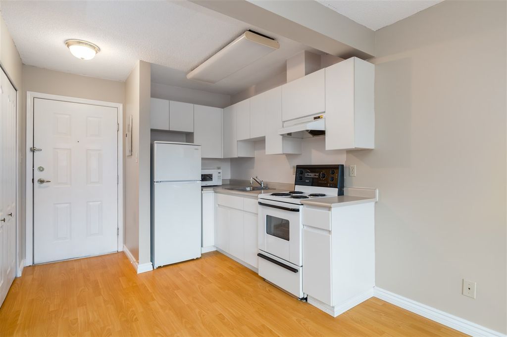 4950 McGeer St, #305