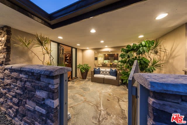 Sophisticated Mid-century Home