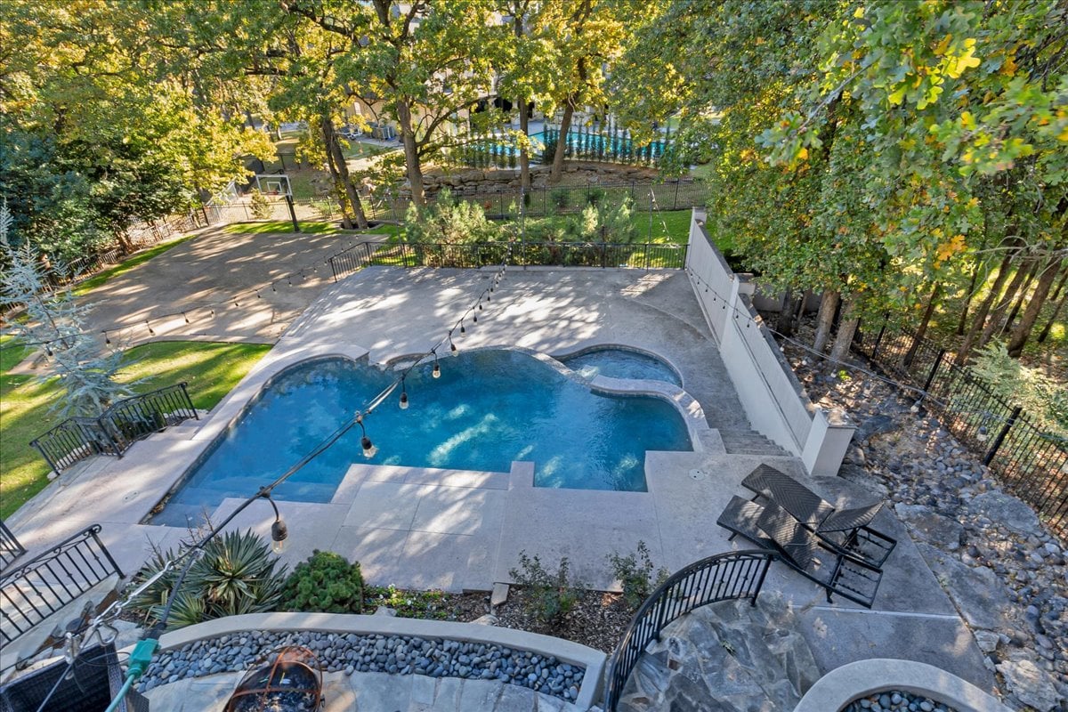 Luxury Living in Bixby, Oklahoma: A Premier Estate in Devonshire at Graystone Represented by Philip Shain of The Agency Tulsa - Wyatt Poindexter - The Agency