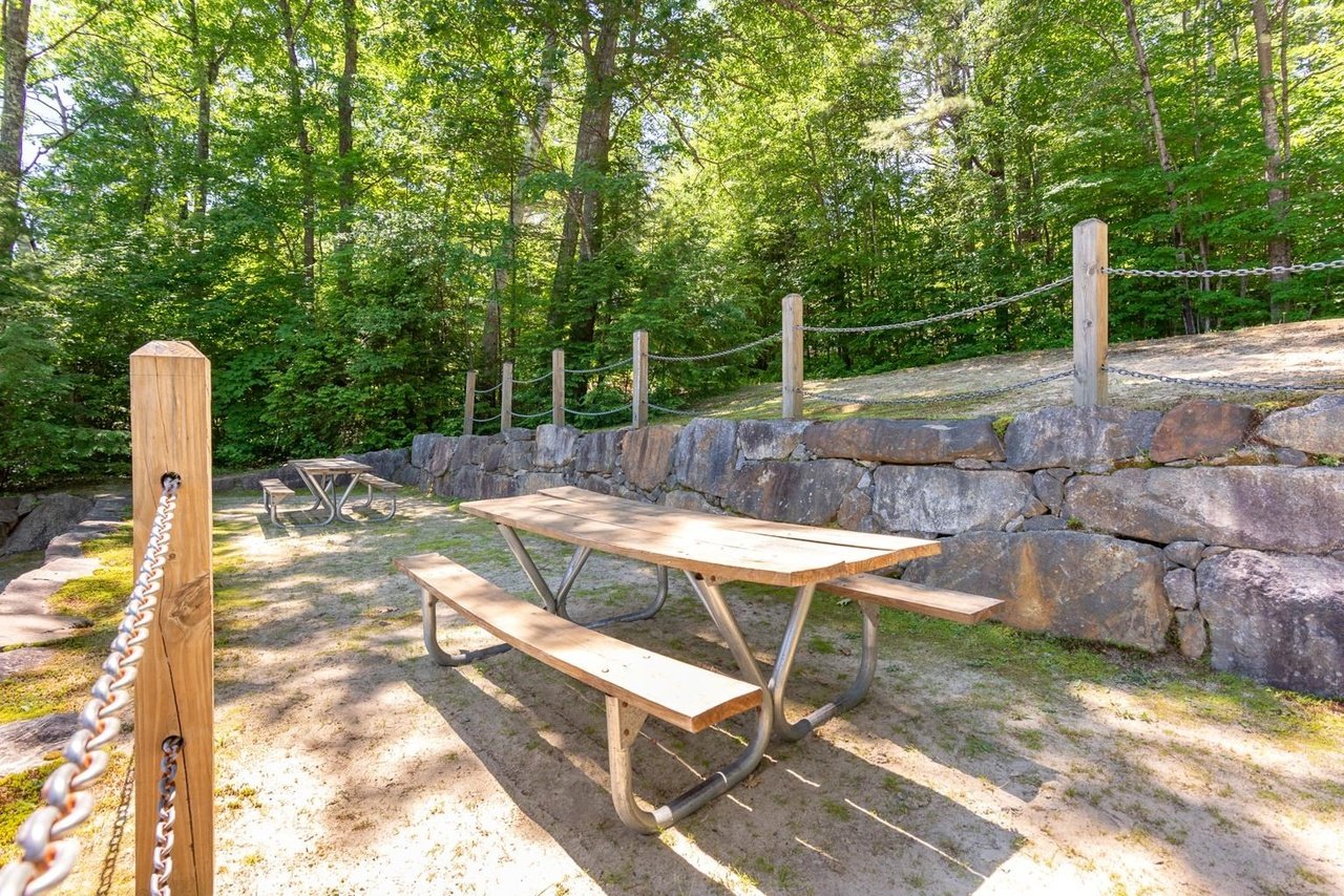 60 Winona Shores Rd