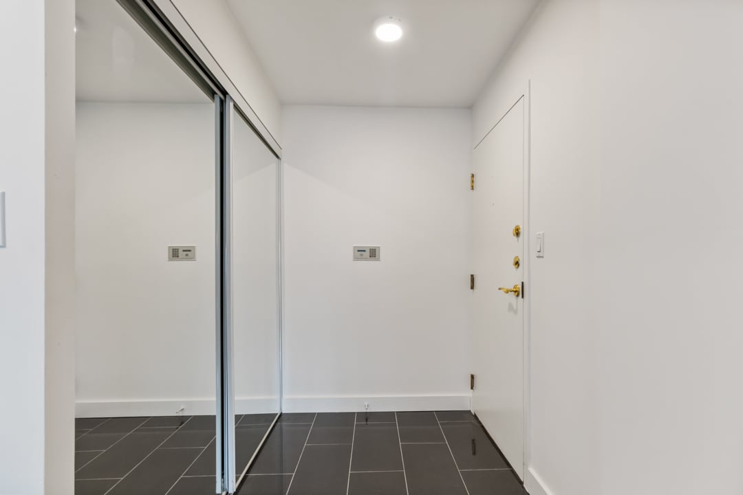 398 Eglinton Avenue E #611