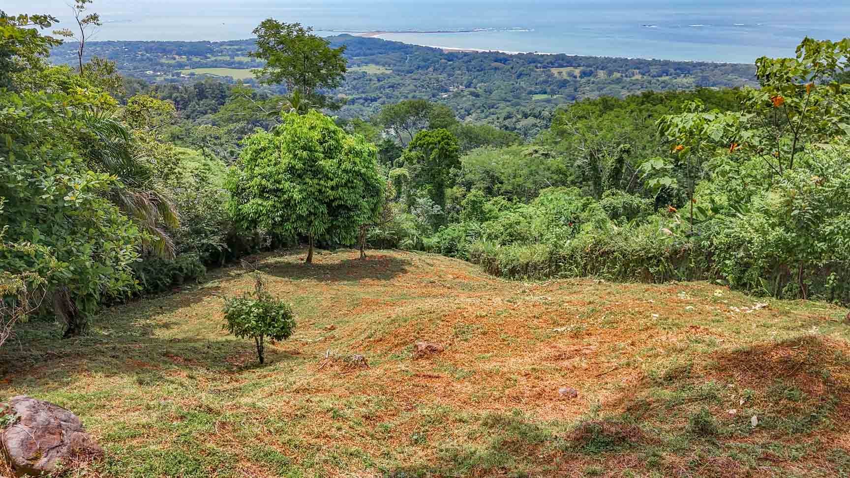 Large Uvita Lot With Whale’s Tail Ocean Views, Sunsets & Legal Water – Ready to Build!