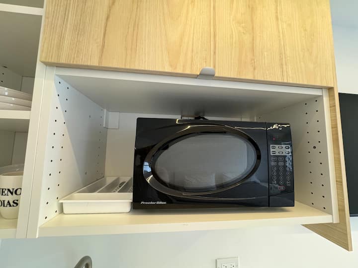 Beach House Apt 8 • King Studio w/ Kitchenette - Airbnb