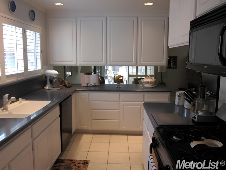 New on Market in College Glen! 3061 Notre Dame Dr, 95826