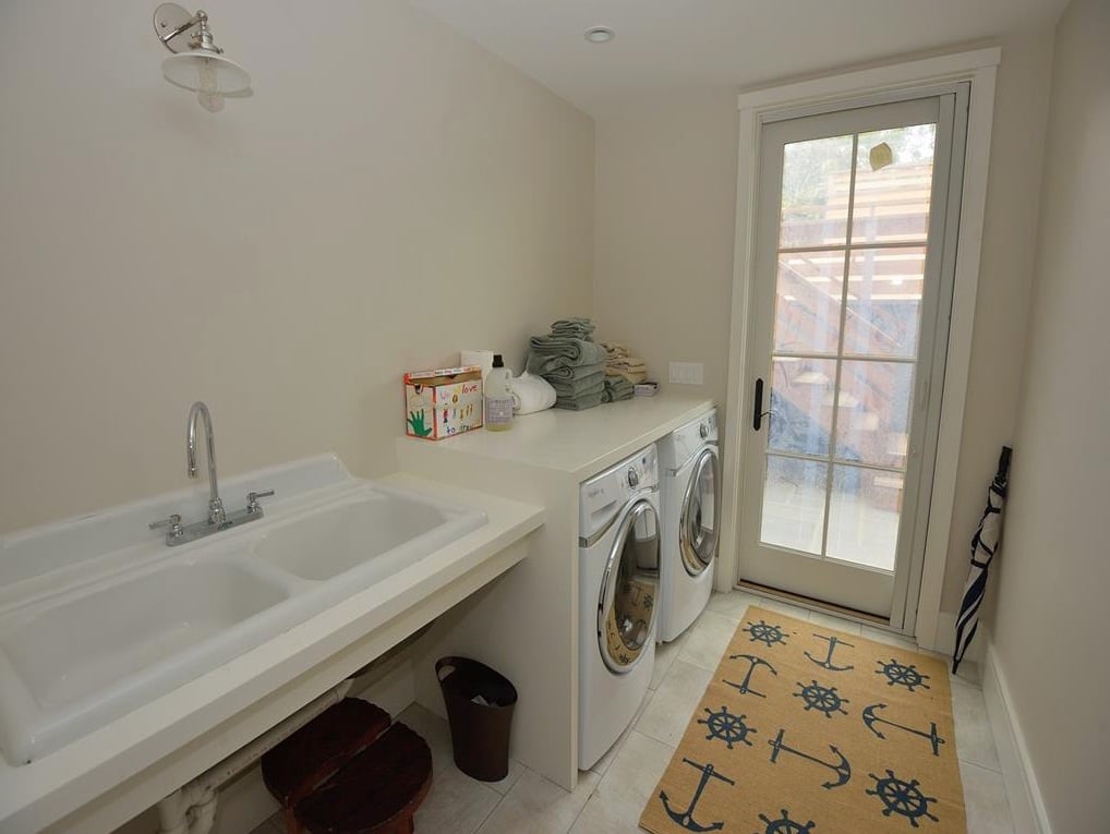 39 Naushon Rd