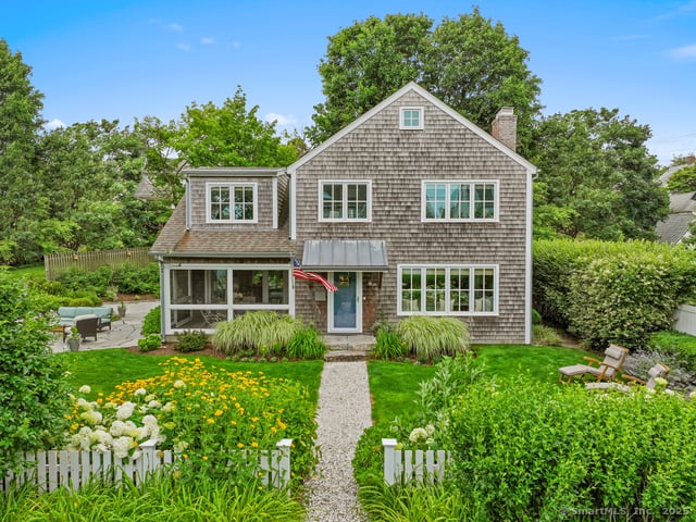 84 Shorefront Park